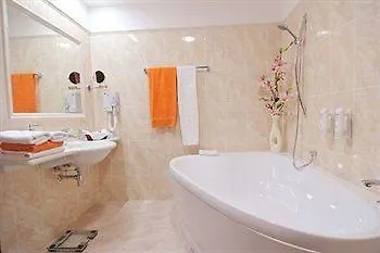 & Wellness Olympia Отель 4*